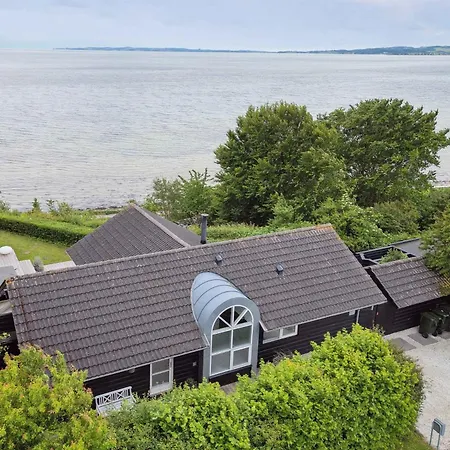 بيت للعطل Lovely Summer House With A View And Outdoor Spa,