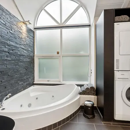 Semesterbostad Lovely Summer House With A View And Outdoor *