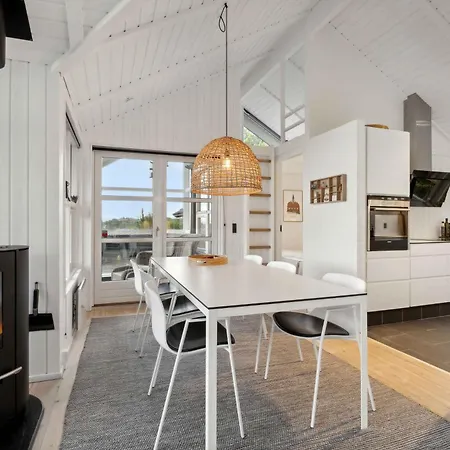 Lovely Summer House With A View And Outdoor Semesterbostad Ebeltoft