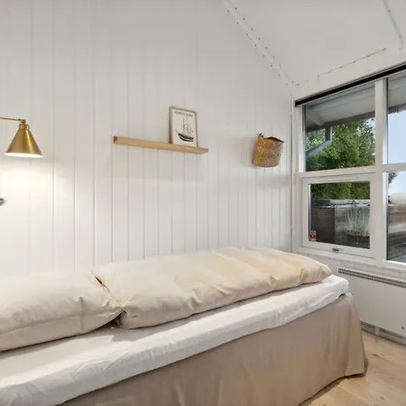 Mooi Zomerhuis Met Uitzicht En Buitenjacuzzi Ebeltoft